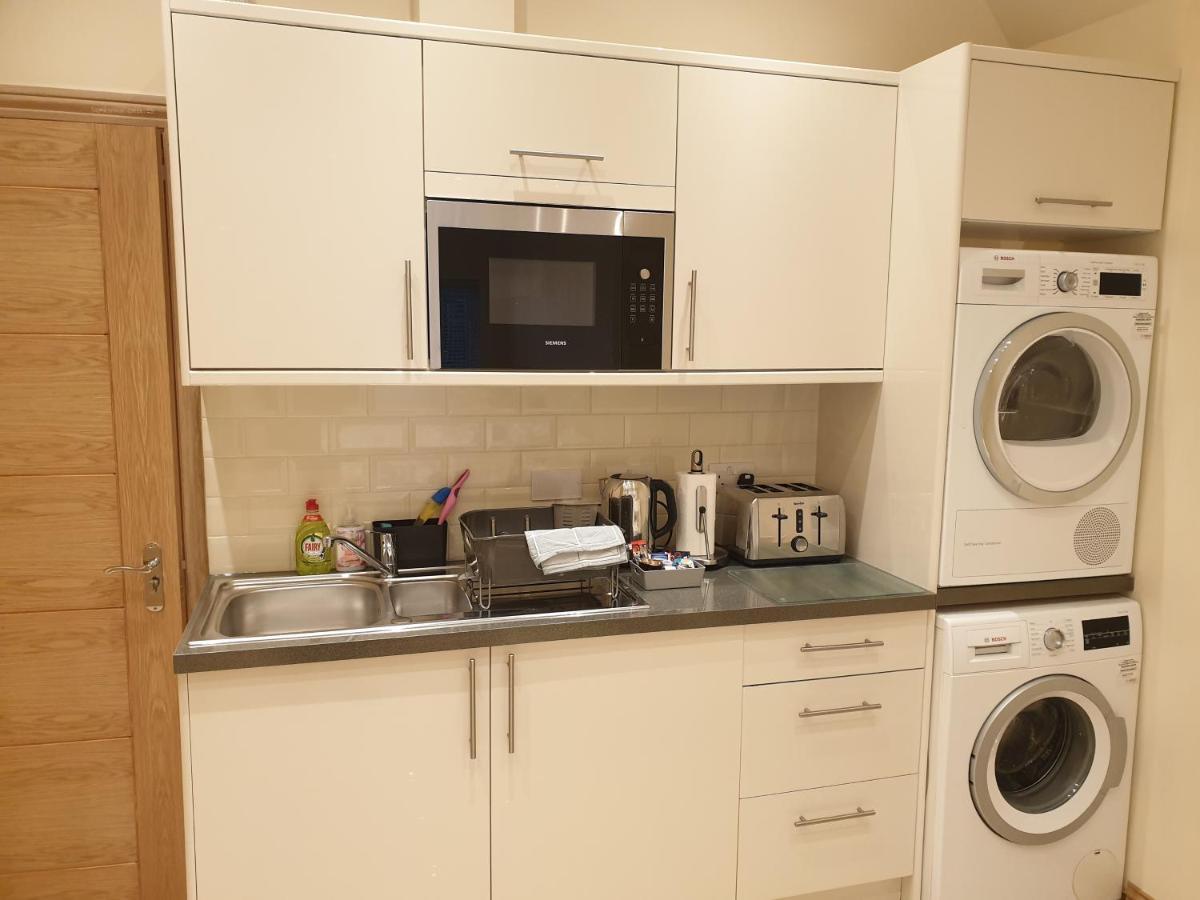 London Luxury Apartments 4 Min Walk From Ilford Station, With Free Parking Free Wifi Exterior foto