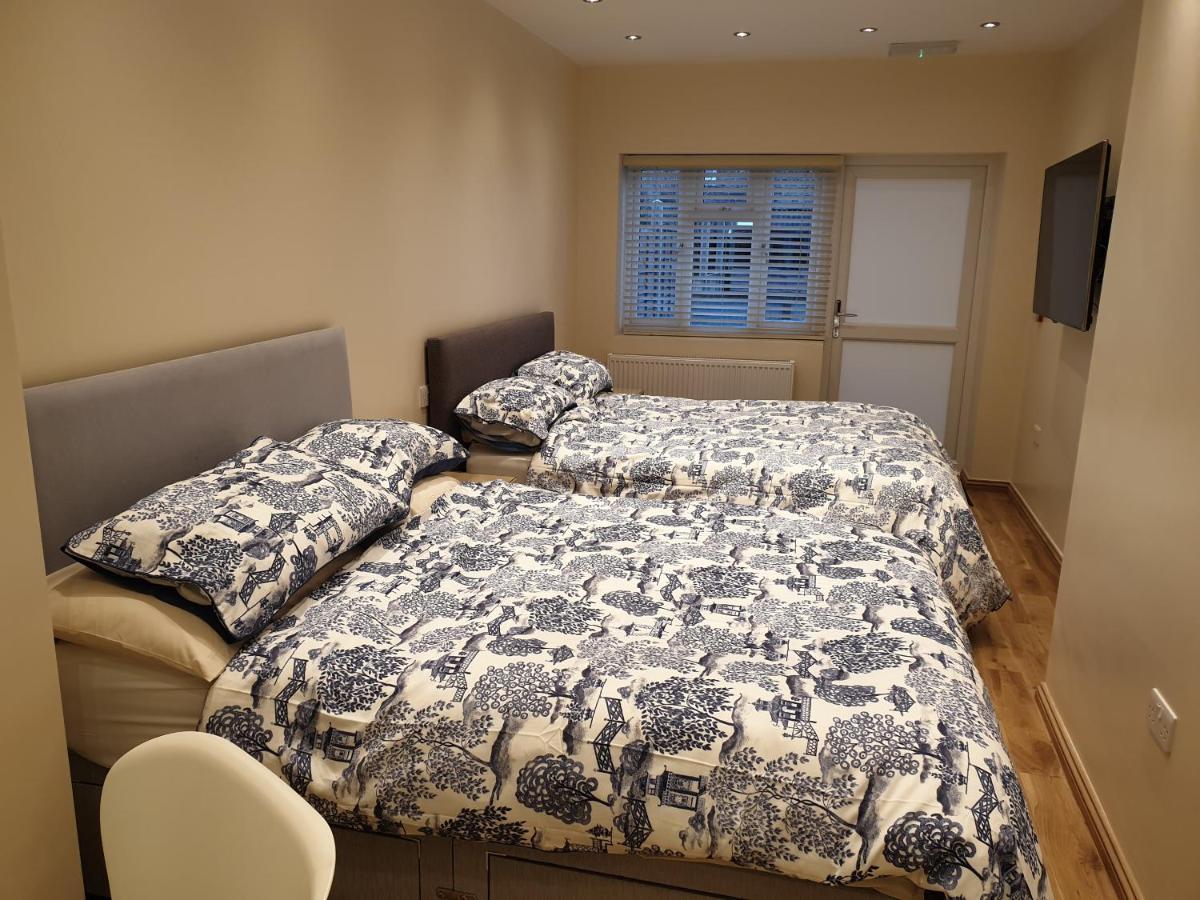 London Luxury Apartments 4 Min Walk From Ilford Station, With Free Parking Free Wifi Exterior foto