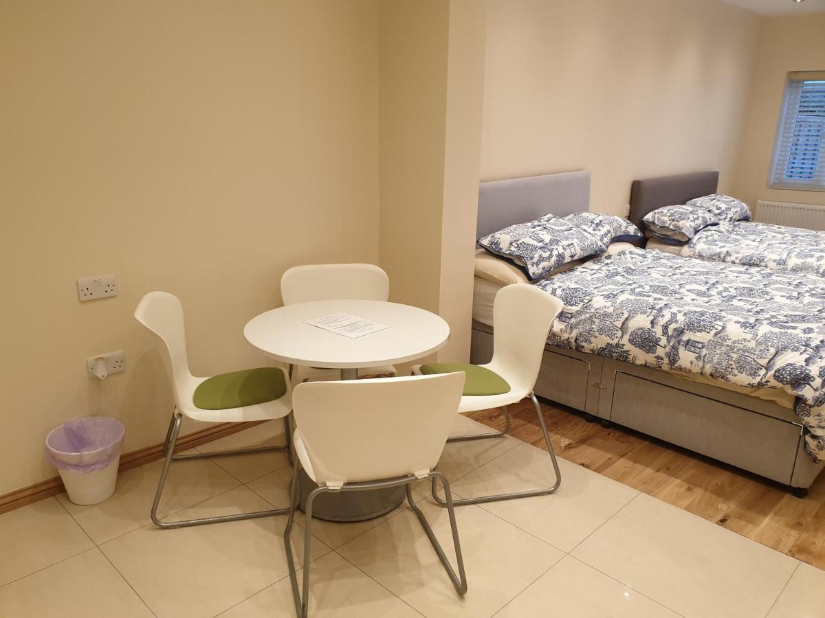 London Luxury Apartments 4 Min Walk From Ilford Station, With Free Parking Free Wifi Exterior foto